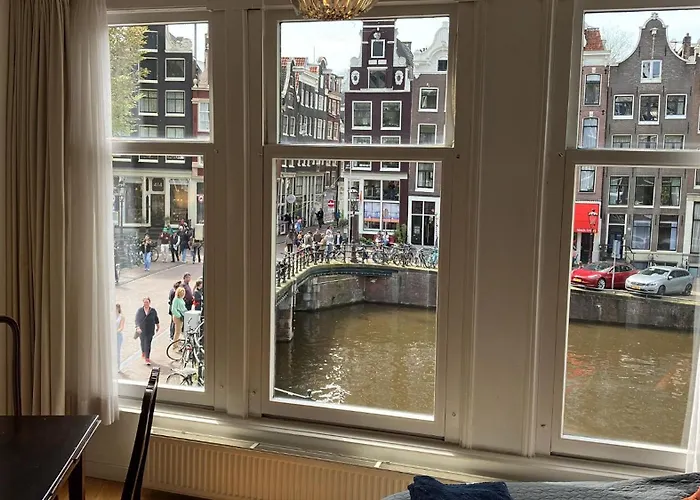 Canal View B&BBed and Breakfast